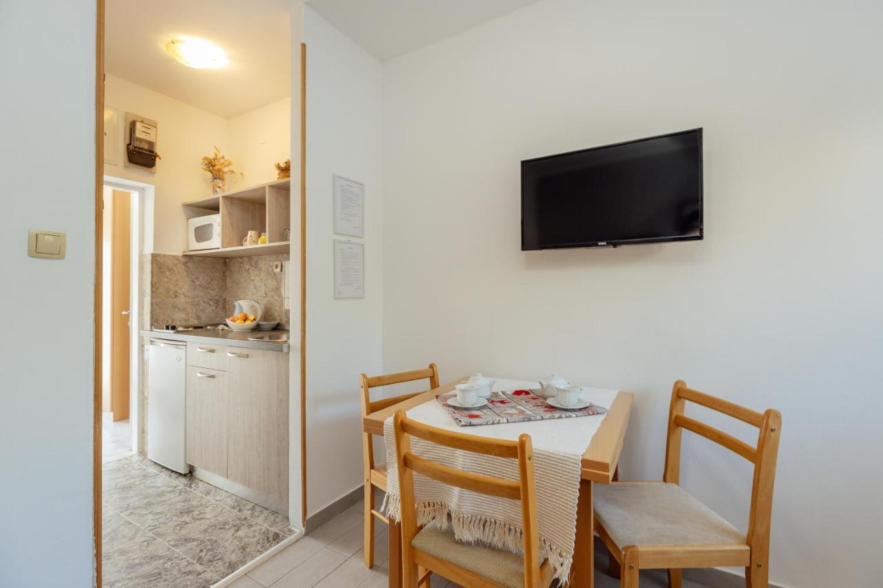 Apartmani Vico Herceg Novi Esterno foto
